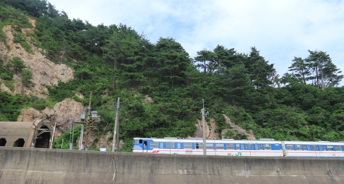 Sasagawa Nagare tunnel.