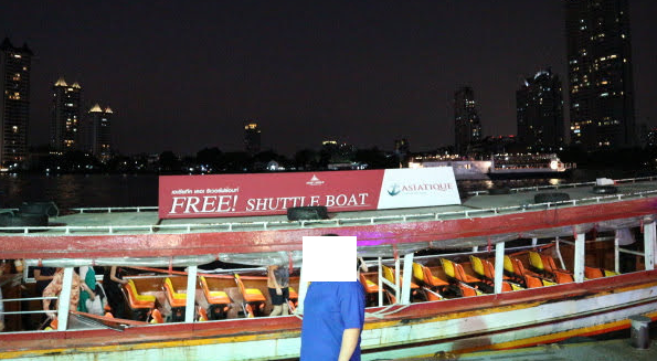 Our boat arrived at Asiatique.