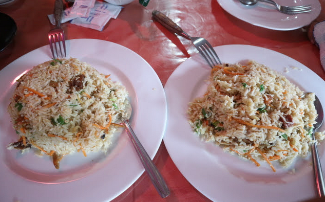 Fried rice in big serving at Dambulla.