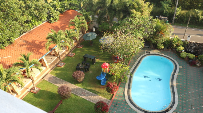 The pool at euro star hotel.