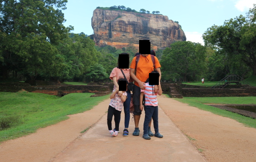 Family picture before climbing the Sigiriya rock.