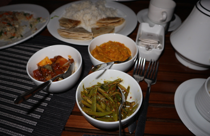 The foods we ordered for dinner at Sigiriana hotel.